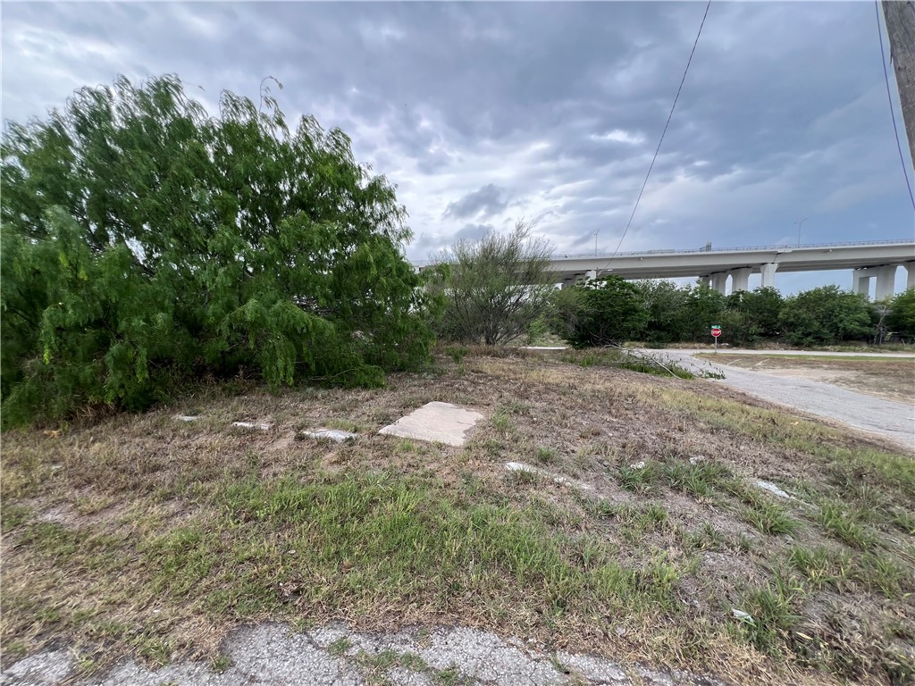 1404 Frank St Property Photo 11