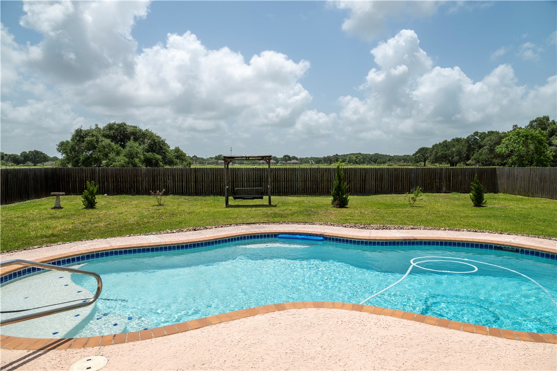 2562 Big Oak Lane Property Photo 3