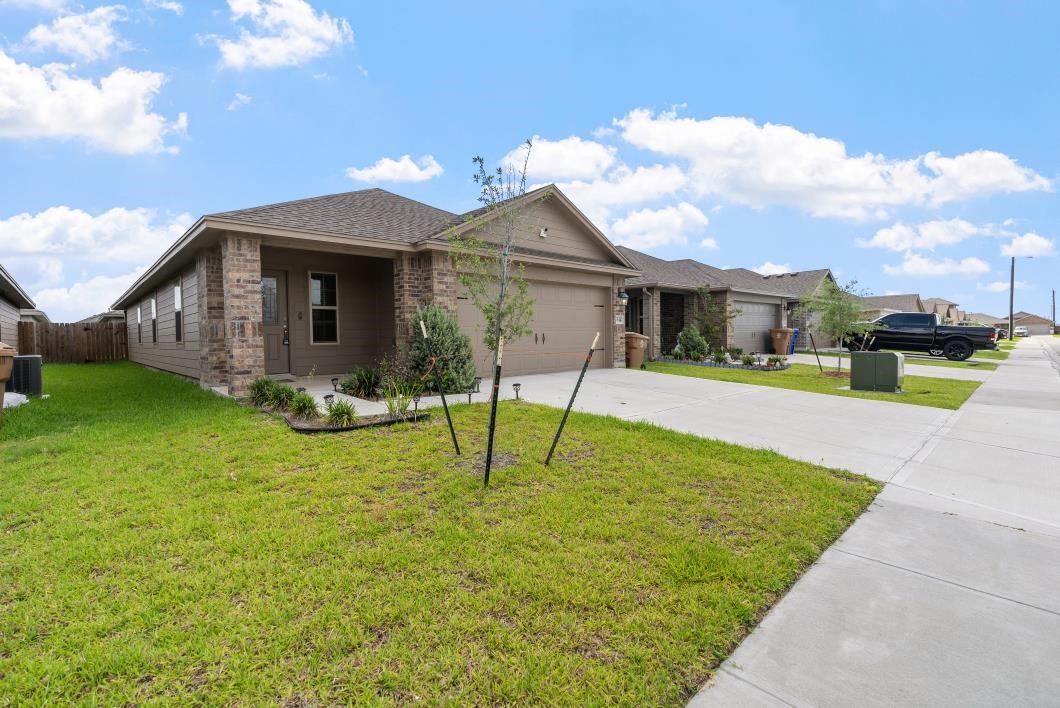 7614 Cowboy Trail Property Photo 2