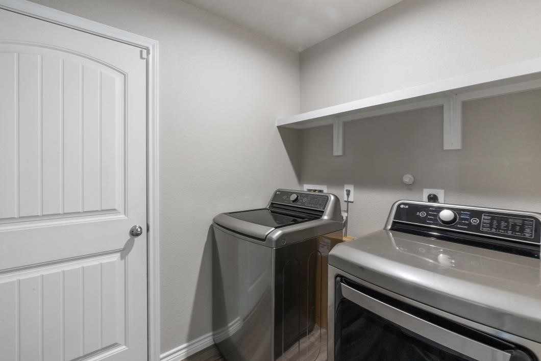 7614 Cowboy Trail Property Photo 6