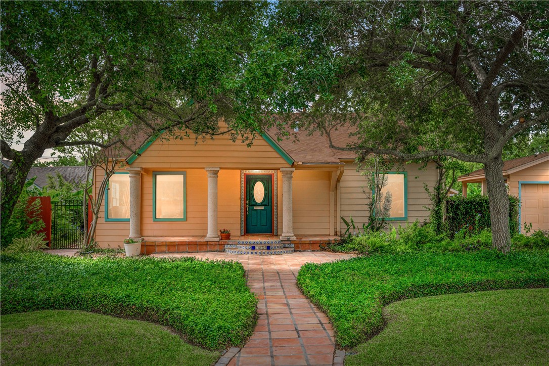 149 Rossiter St Property Photo 1