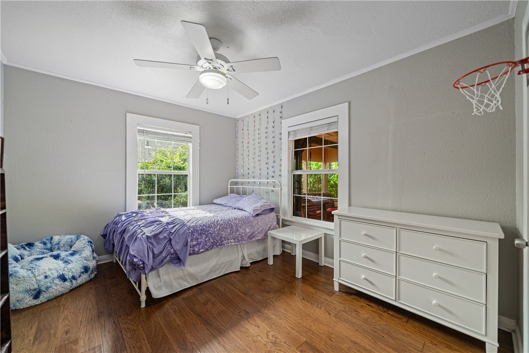 149 Rossiter St Property Photo 17