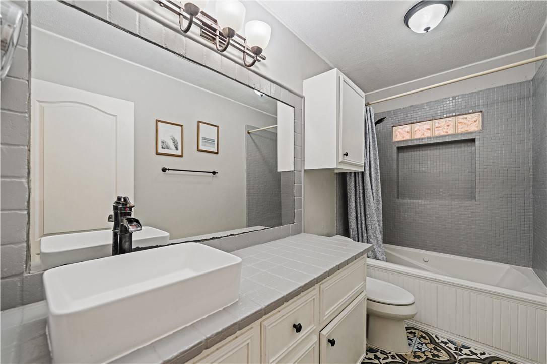 149 Rossiter St Property Photo 20