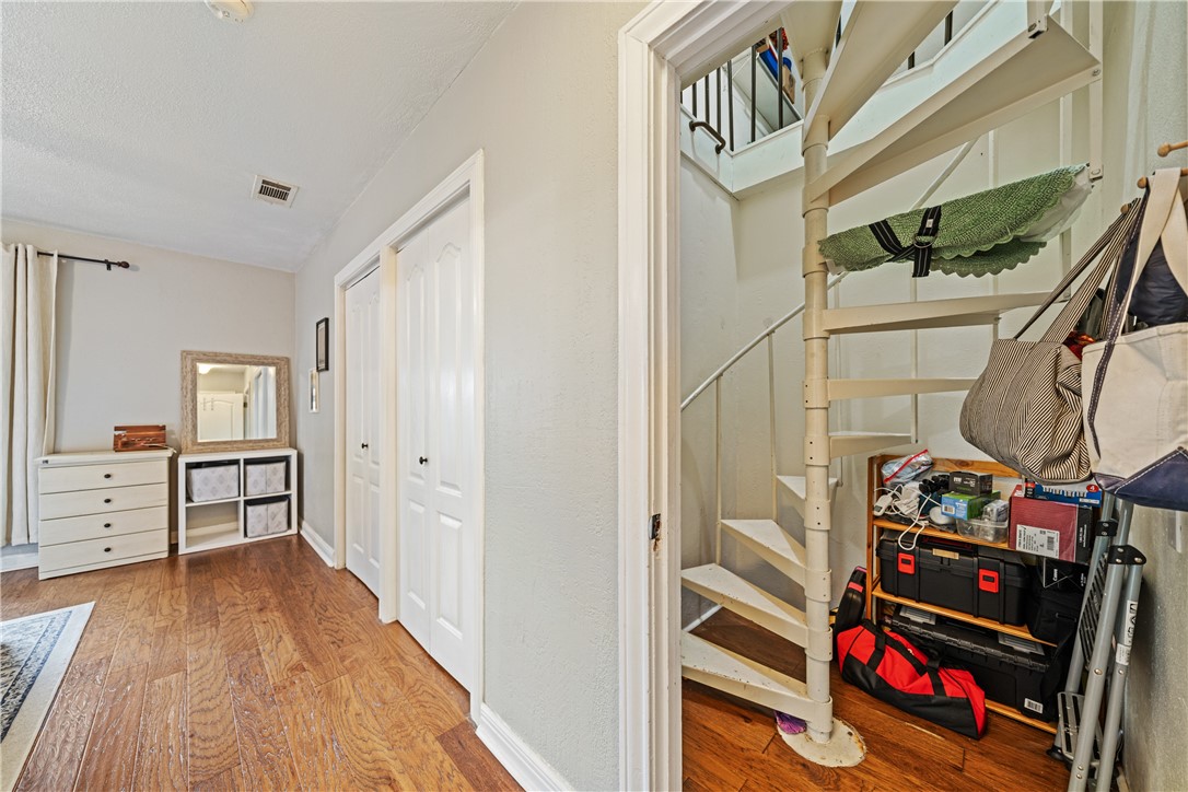 149 Rossiter St Property Photo 24