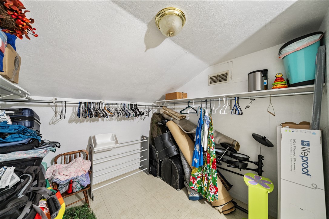149 Rossiter St Property Photo 26