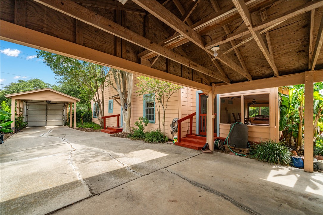149 Rossiter St Property Photo 30