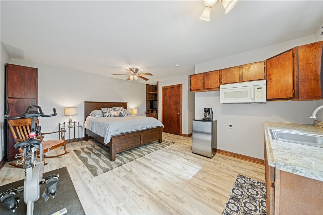149 Rossiter St Property Photo 34