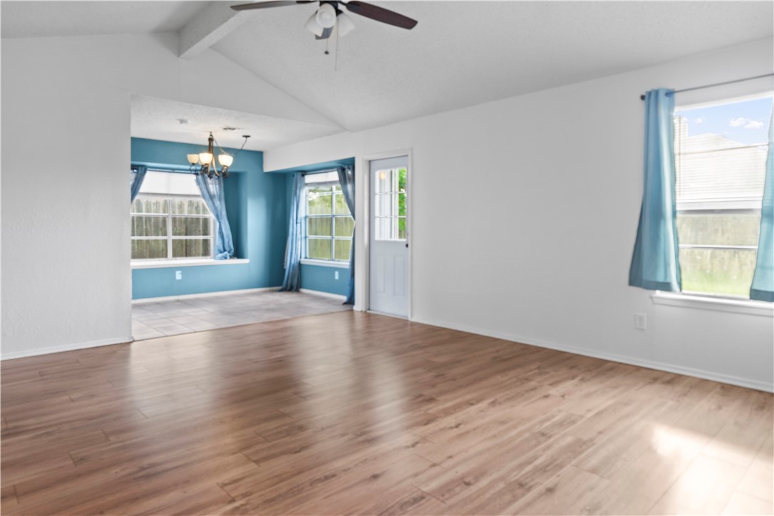 2809 Vancouver Dr Property Photo 3