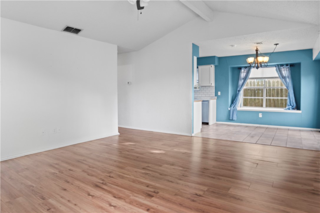 2809 Vancouver Dr Property Photo 4