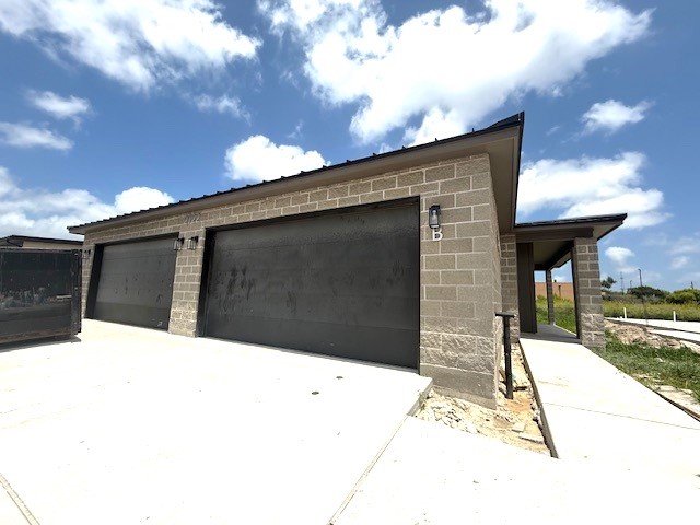 2724 Ave B Property Photo 2