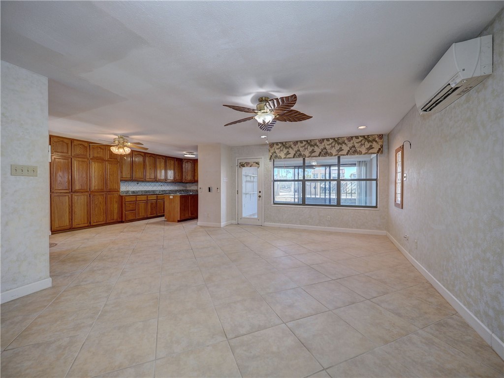 15317 Caravel Dr Property Photo 9