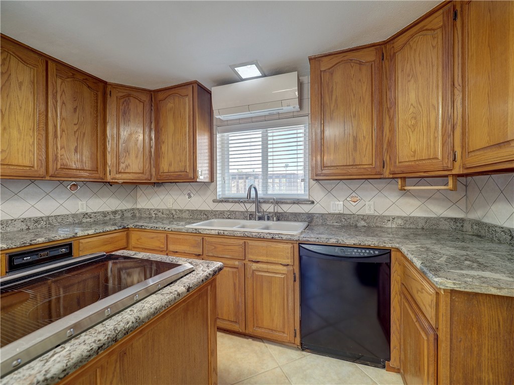 15317 Caravel Dr Property Photo 13