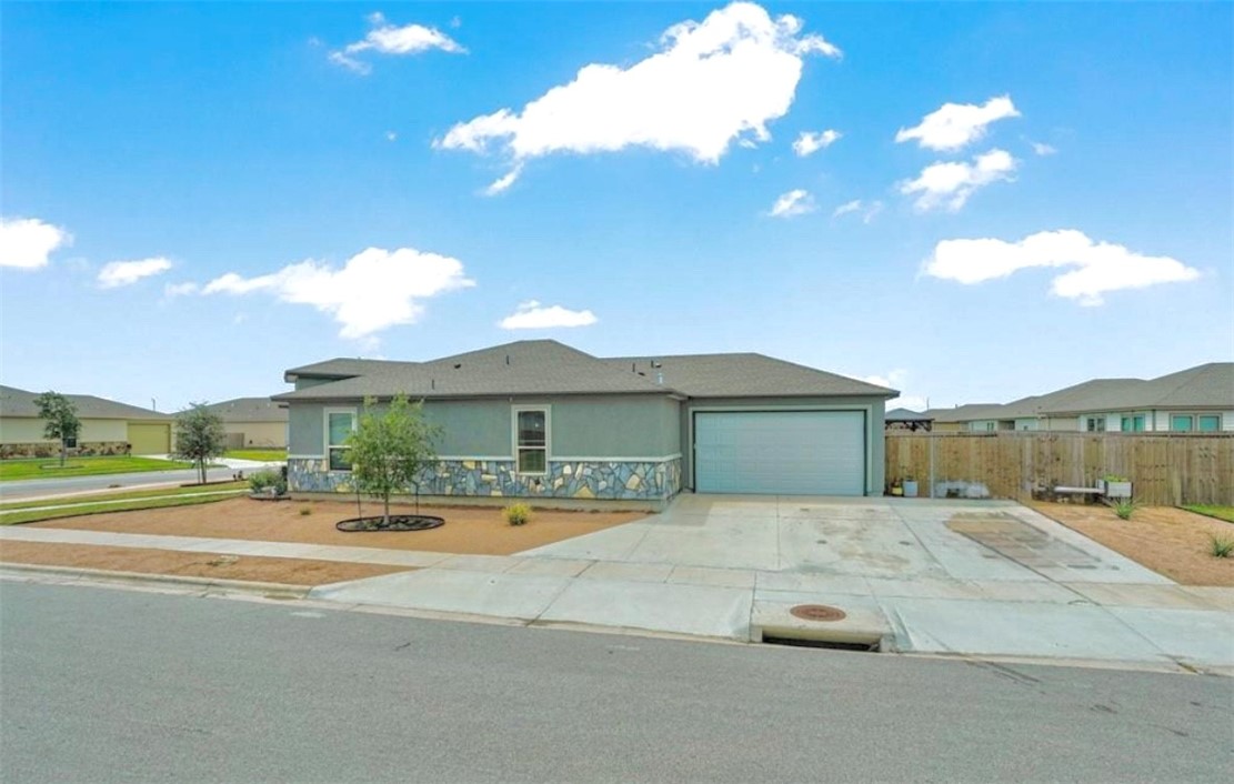 3137 Piranha Dr Property Photo 3
