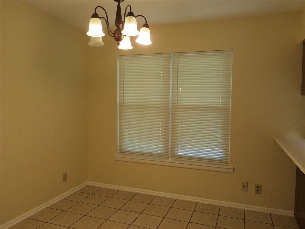 726 John Lee St Property Photo 8