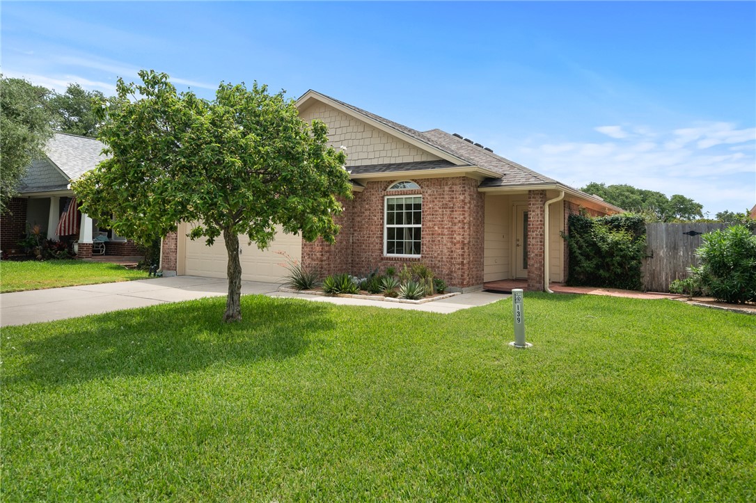 139 Heron Oaks St Property Photo 2