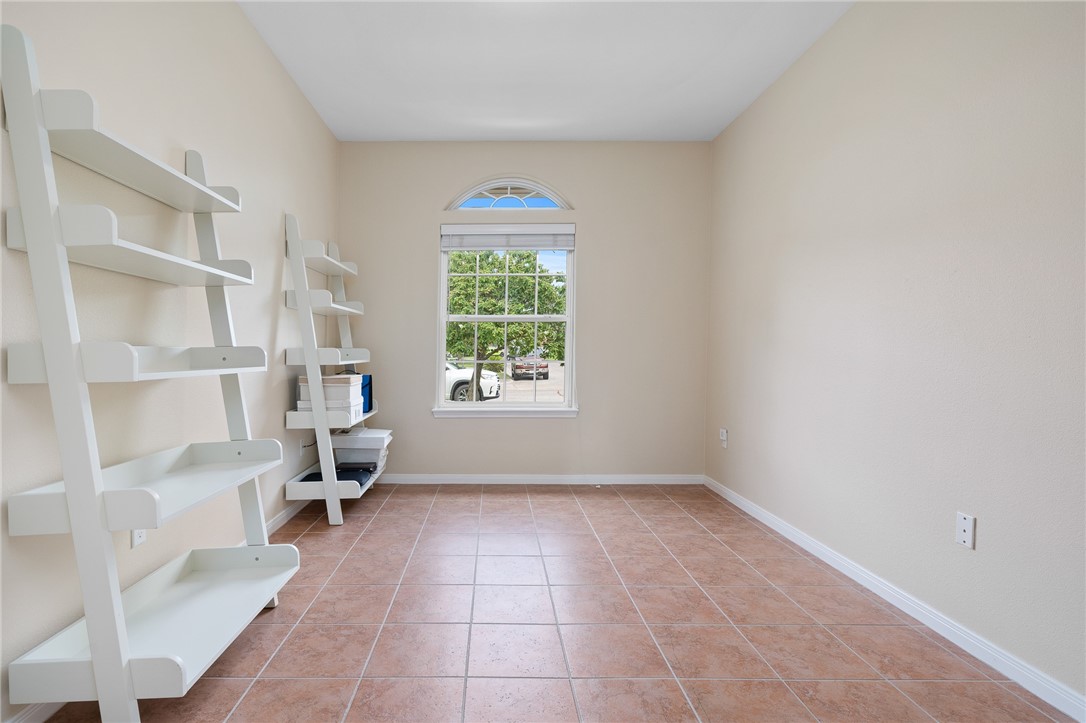 139 Heron Oaks St Property Photo 5