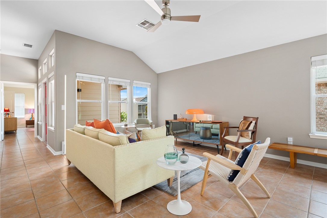 139 Heron Oaks St Property Photo 7