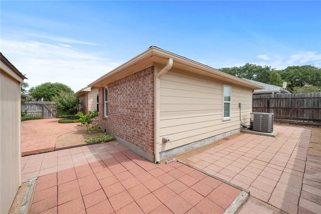 139 Heron Oaks St Property Photo 29