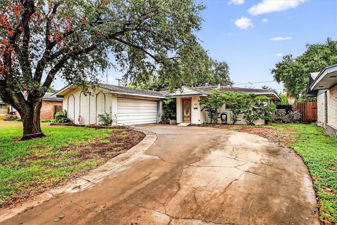 2114 Colorado St Property Photo 1