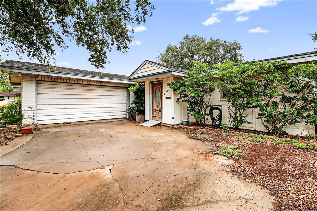 2114 Colorado St Property Photo 6