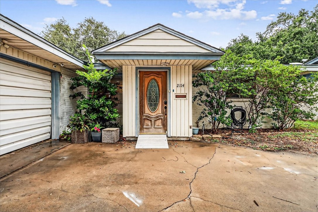 2114 Colorado St Property Photo 7