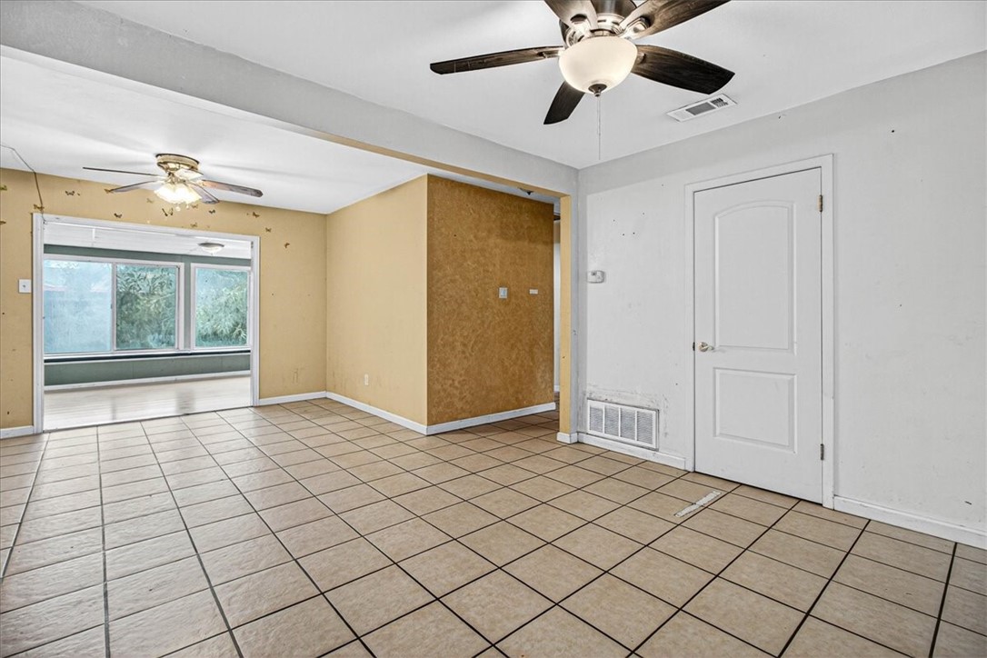 2114 Colorado St Property Photo 11