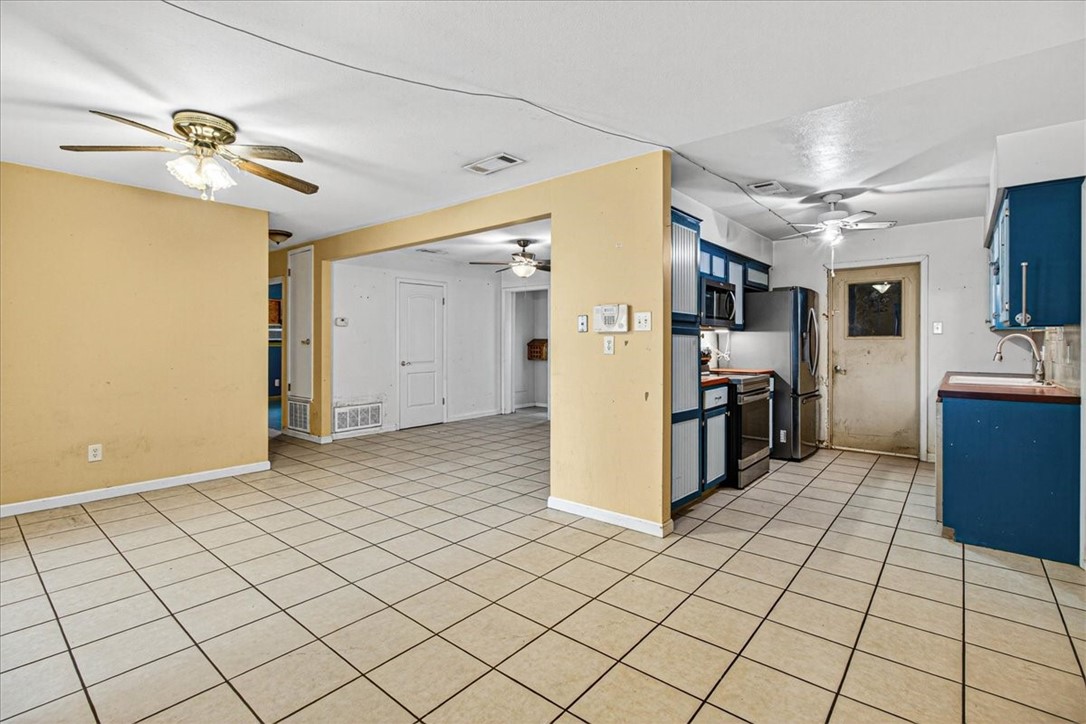 2114 Colorado St Property Photo 15