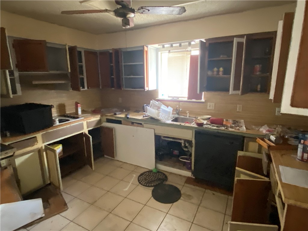 3733 Mendenhall Dr Property Photo 4