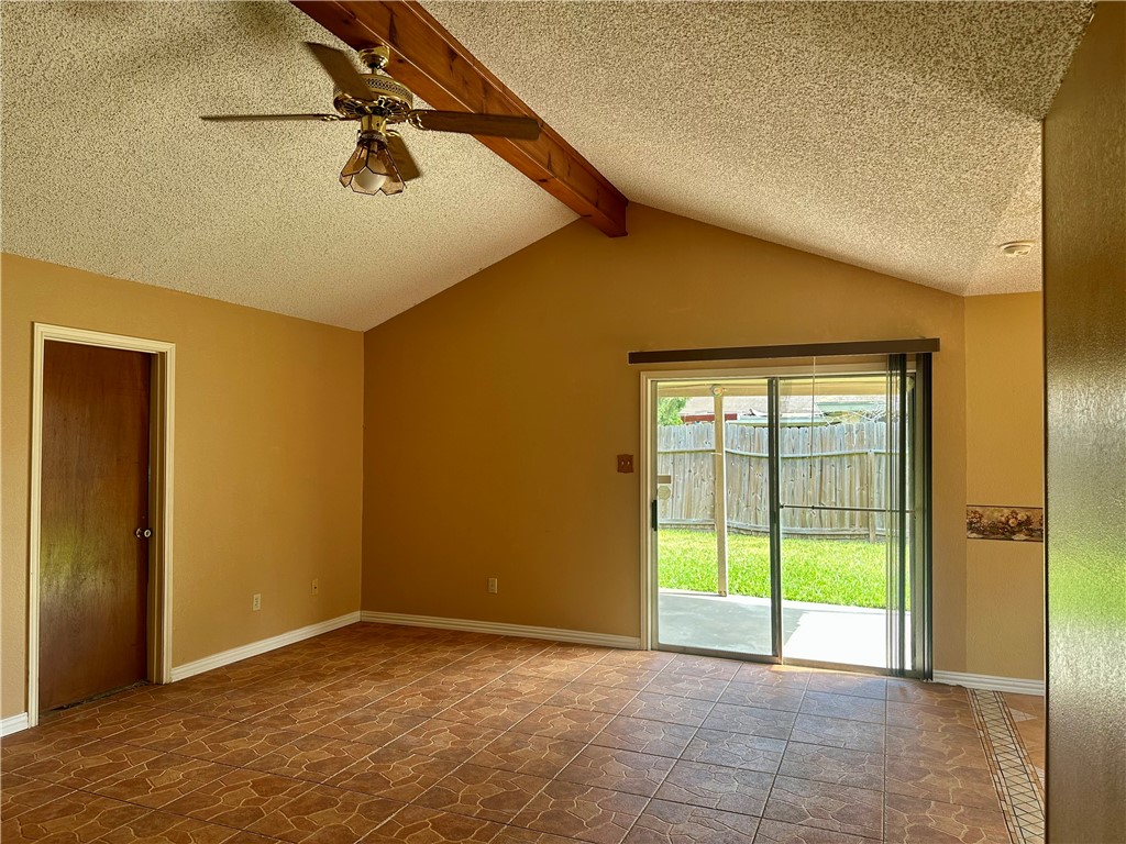 2518 Crestlea Dr Property Photo 3