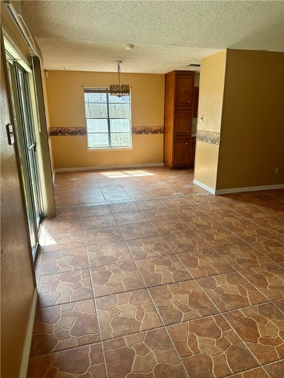 2518 Crestlea Dr Property Photo 4