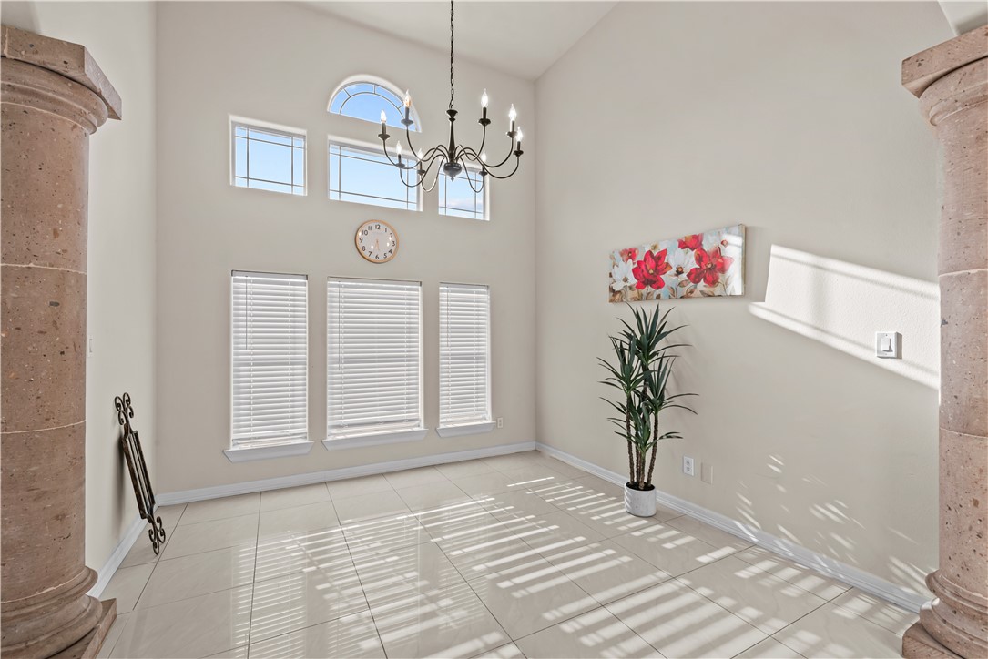 8230 Excalibur Property Photo 10