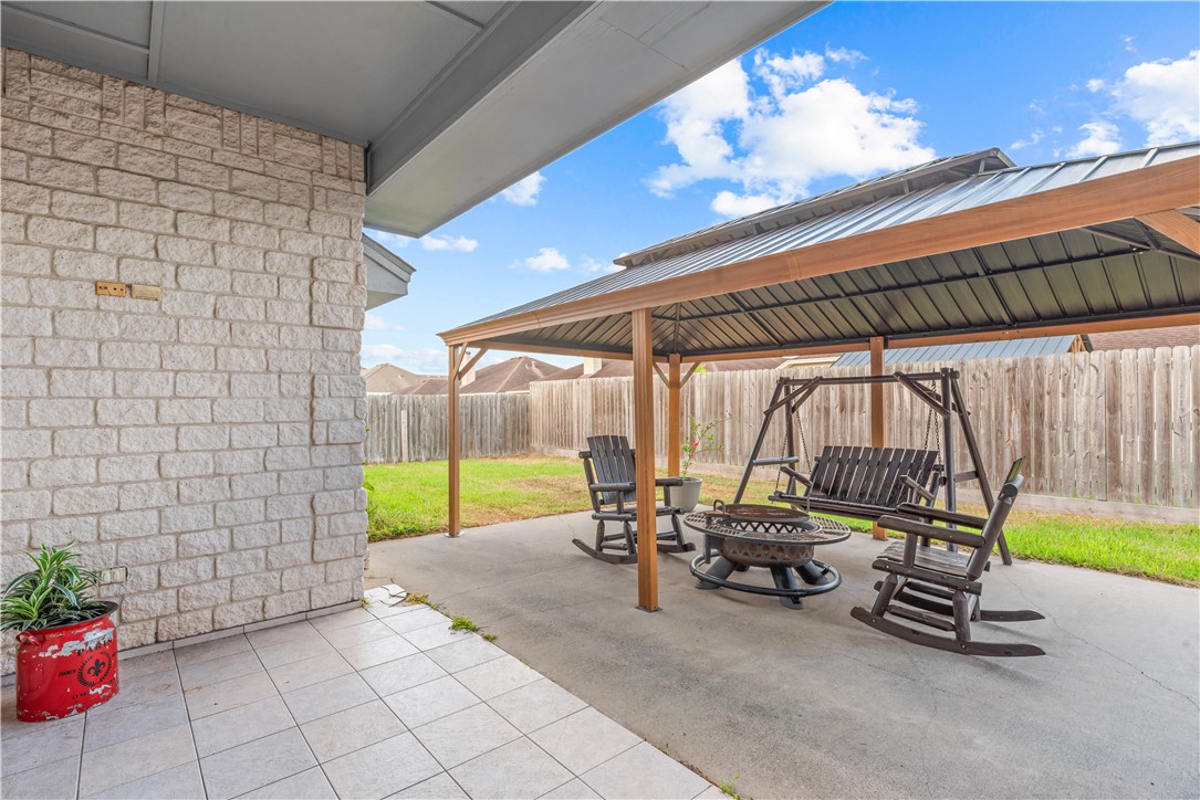 8230 Excalibur Property Photo 32