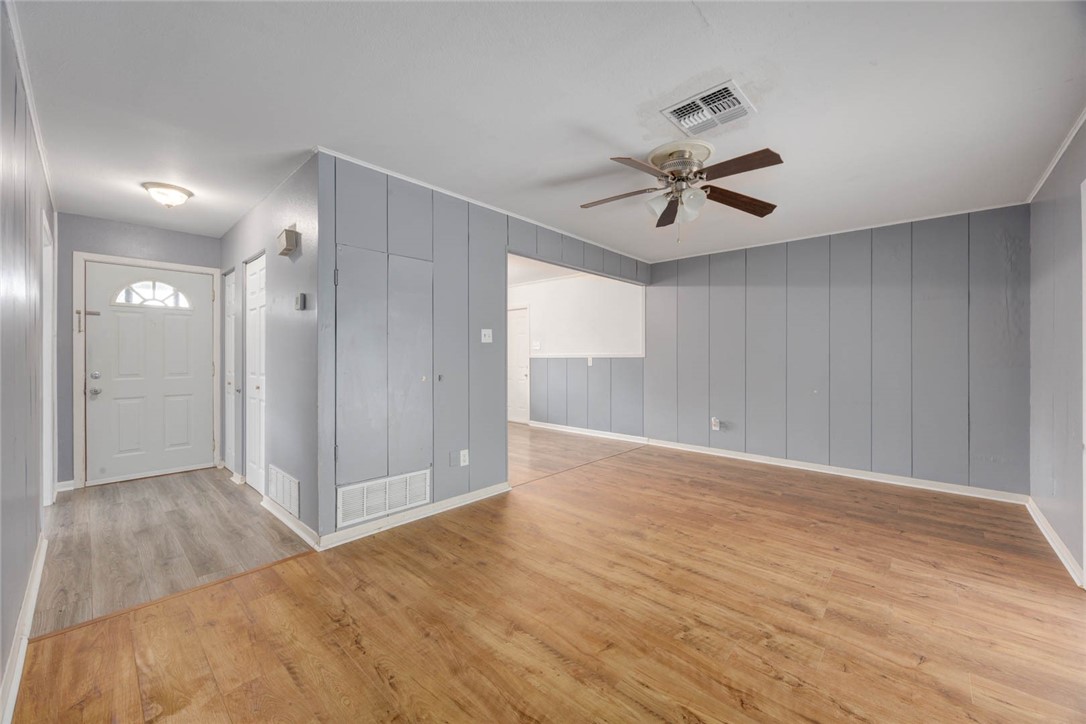 1011 Diomede Dr Property Photo 6