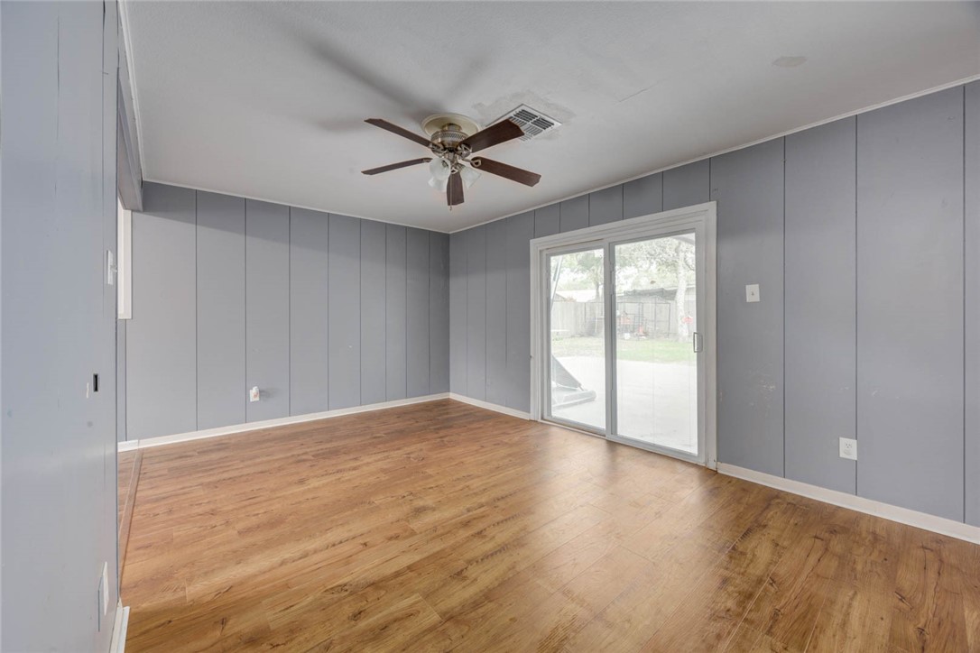 1011 Diomede Dr Property Photo 9