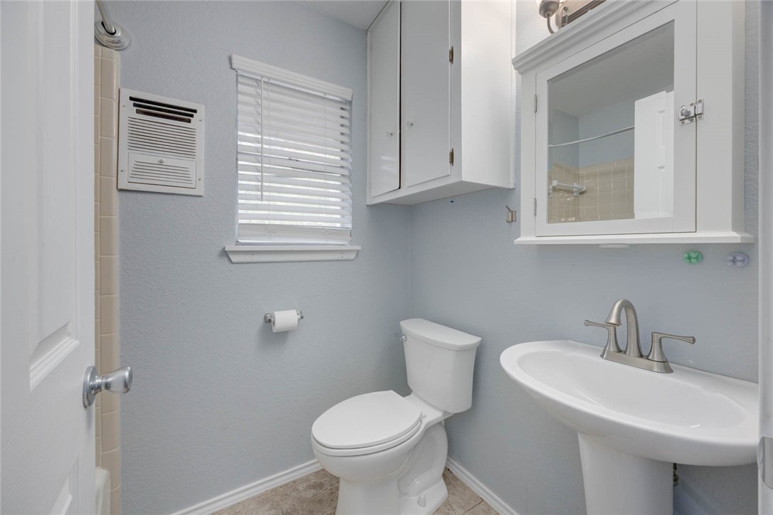 1011 Diomede Dr Property Photo 21
