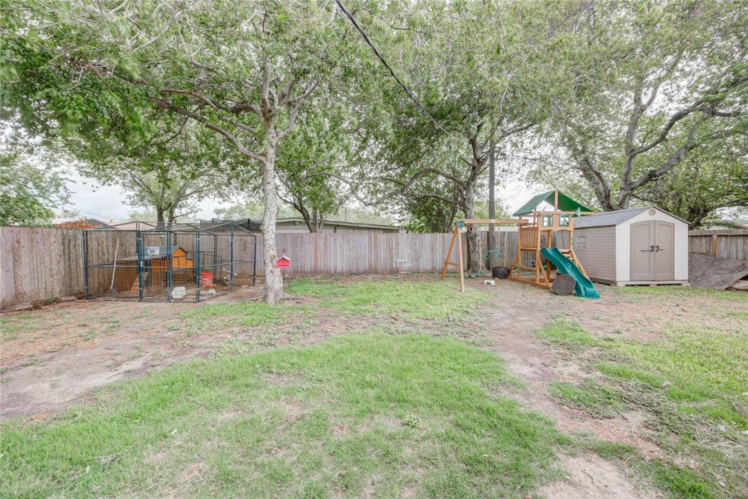 1011 Diomede Dr Property Photo 25