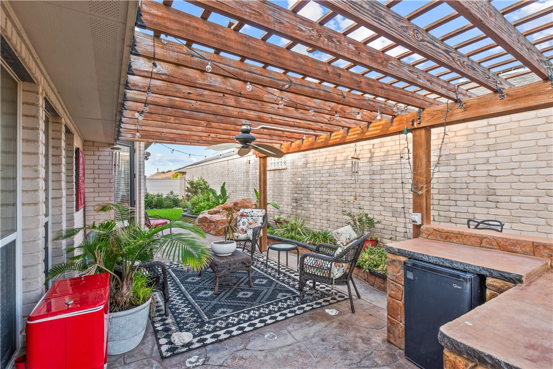 7441 Long S Dr Property Photo 13