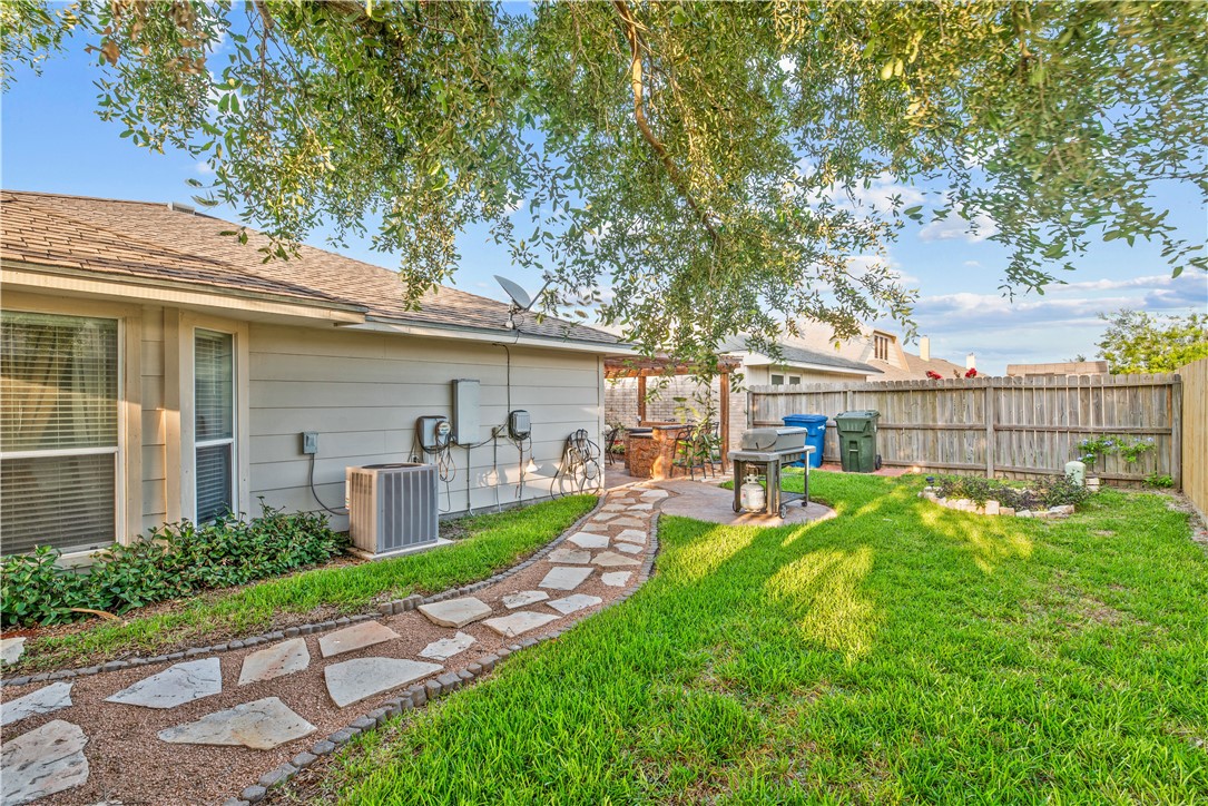 7441 Long S Dr Property Photo 15