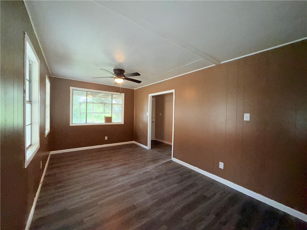 1105 Range St Property Photo 2