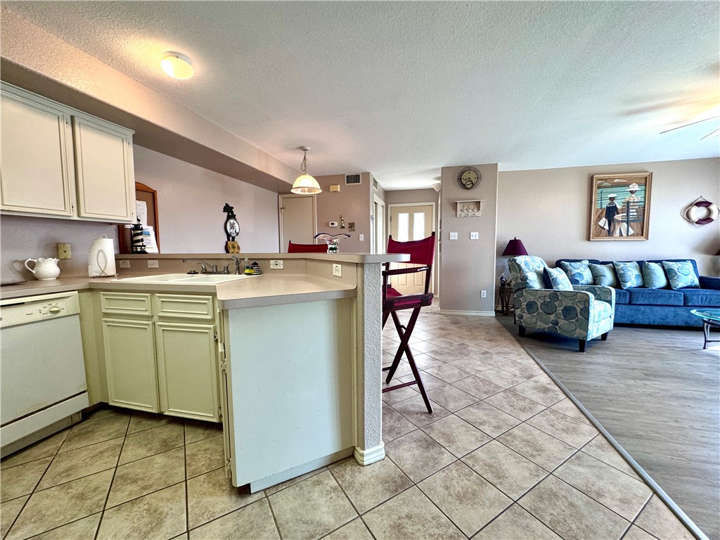 15125 Leeward 10 Property Photo 8