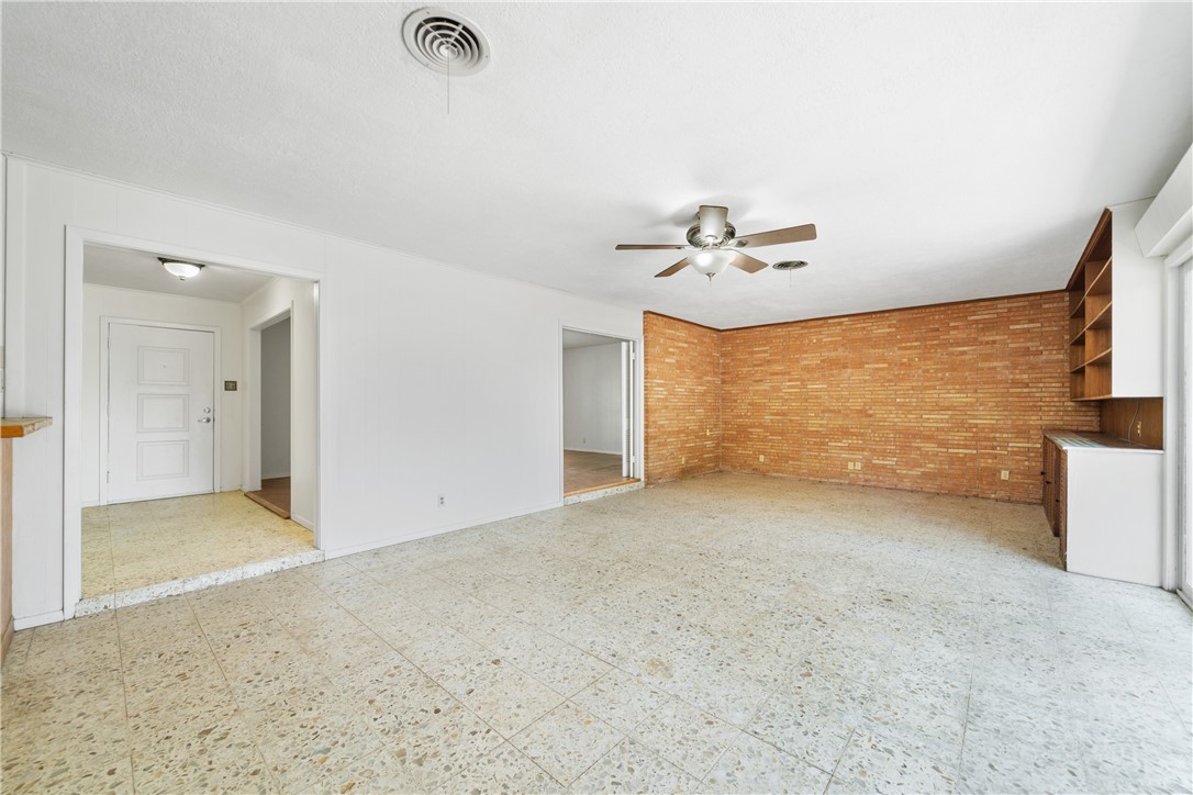 445 Poenisch Property Photo 8
