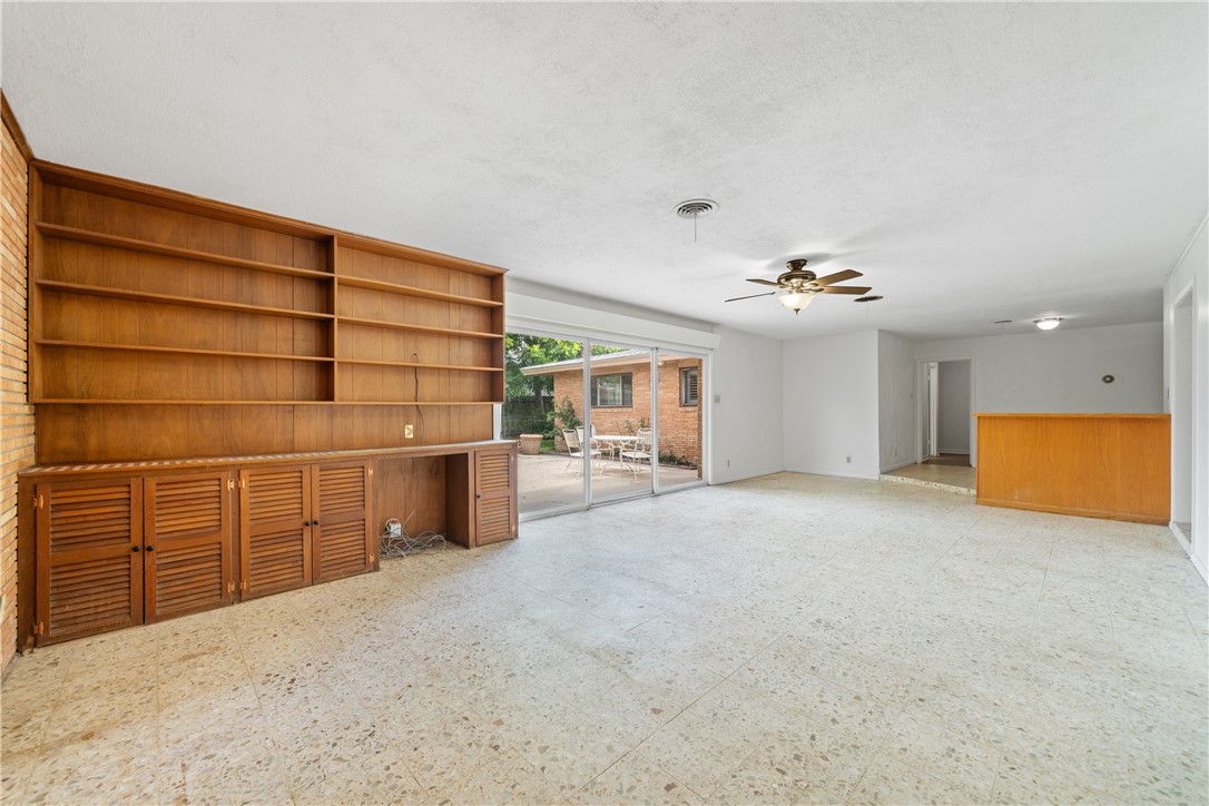 445 Poenisch Property Photo 9