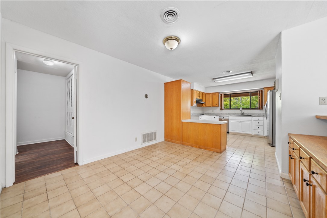 445 Poenisch Property Photo 11