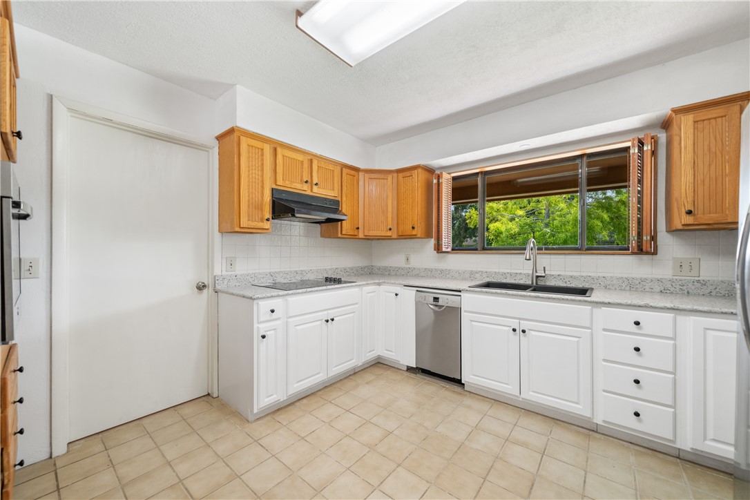 445 Poenisch Property Photo 13