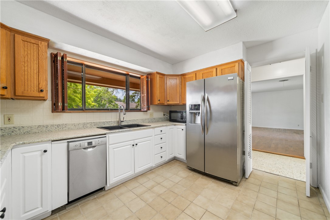 445 Poenisch Property Photo 14