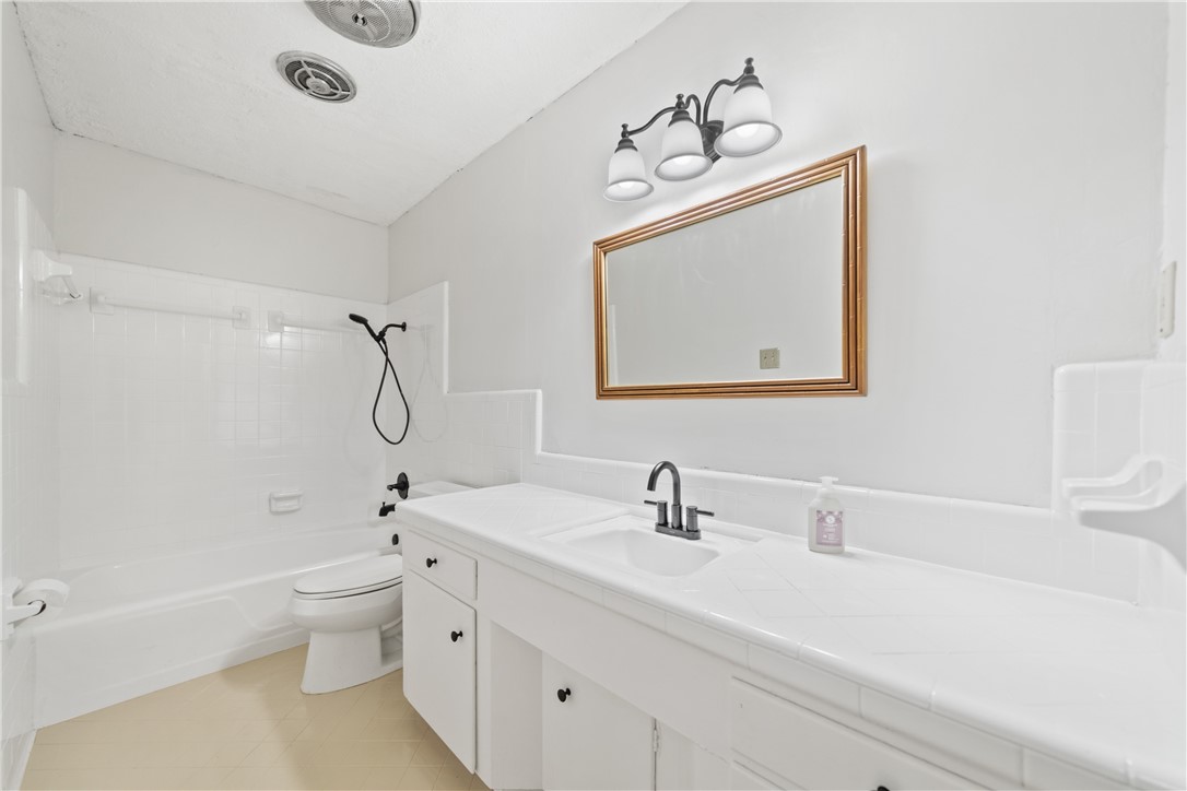 445 Poenisch Property Photo 22