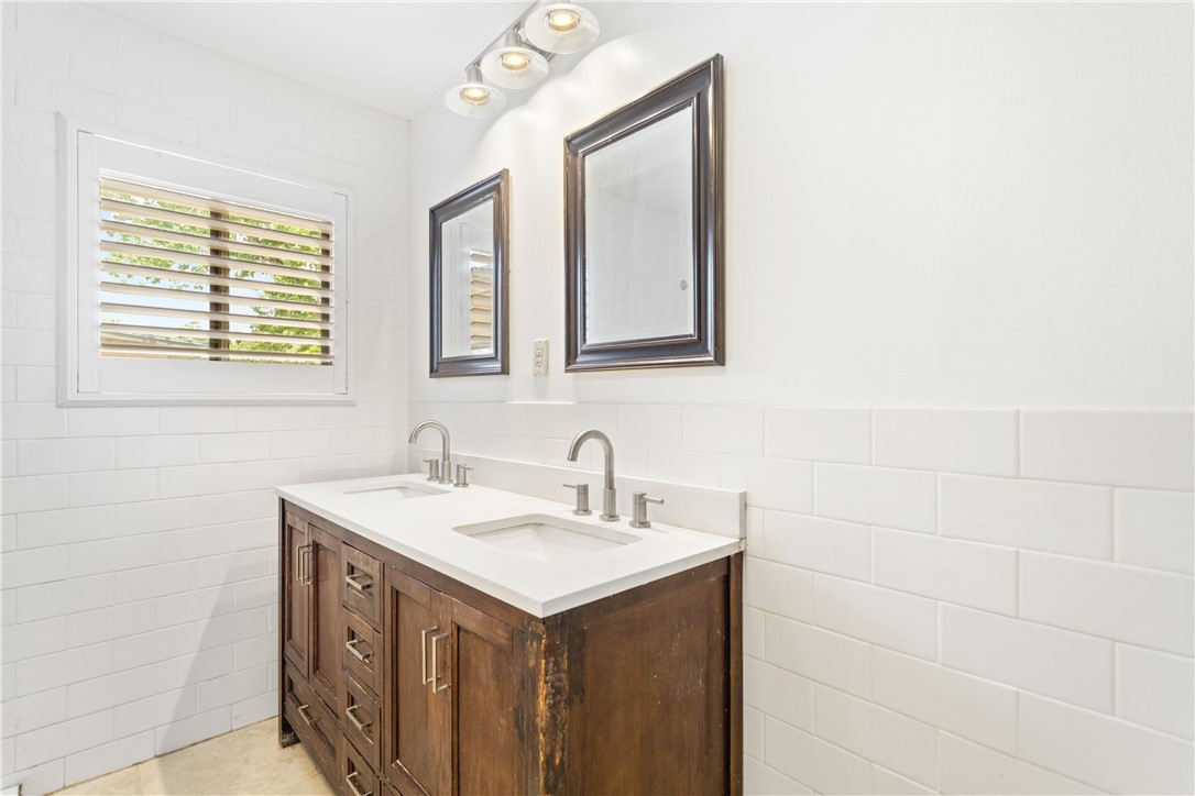 445 Poenisch Property Photo 30