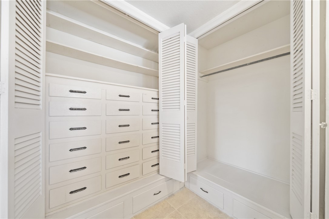 445 Poenisch Property Photo 32