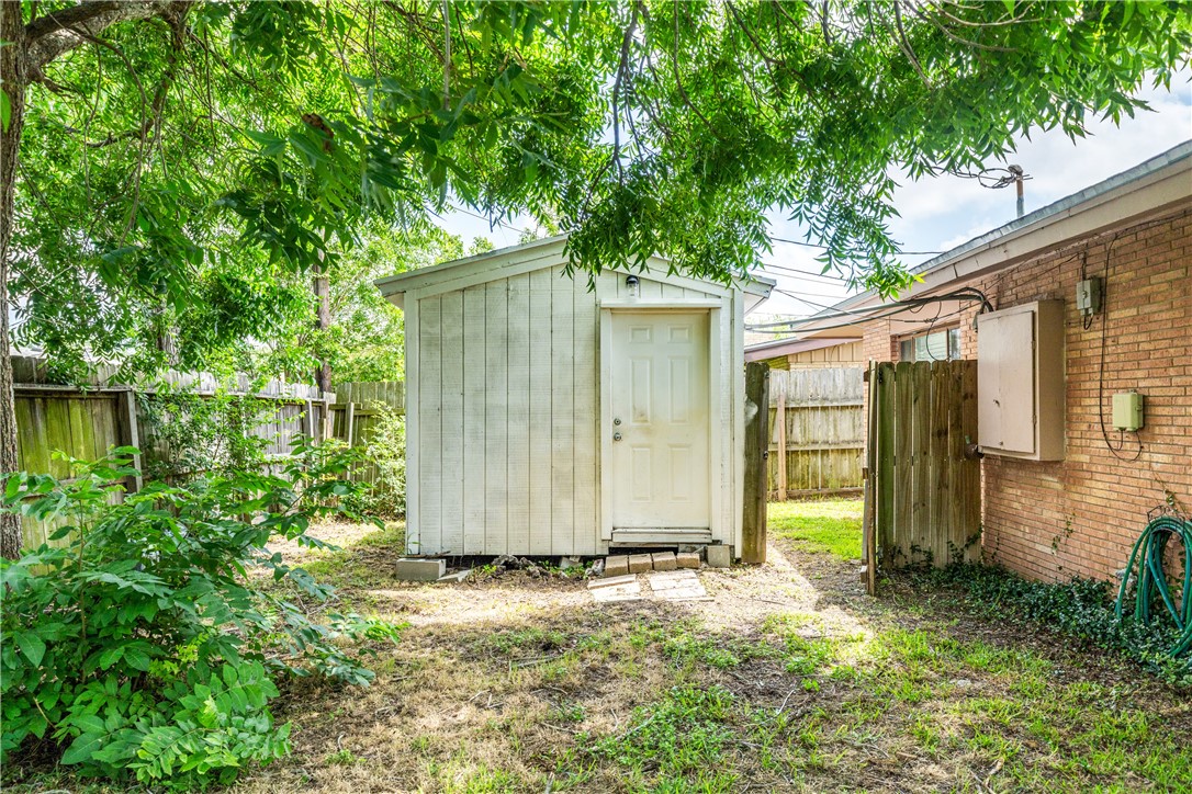 445 Poenisch Property Photo 36