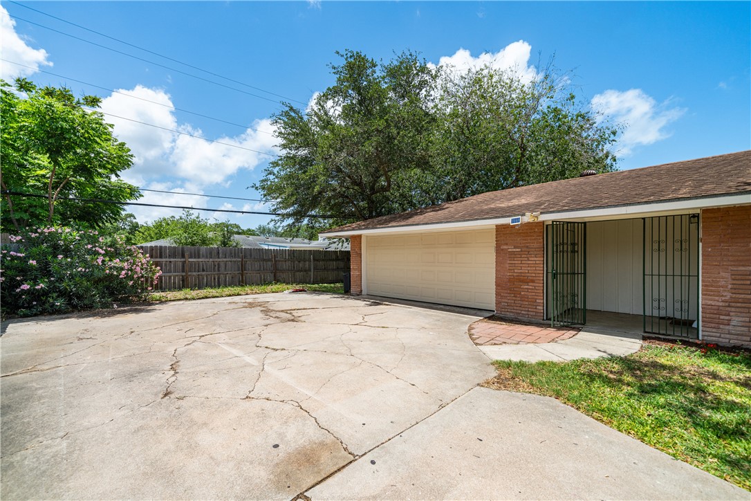438 Pennington Dr Property Photo 33
